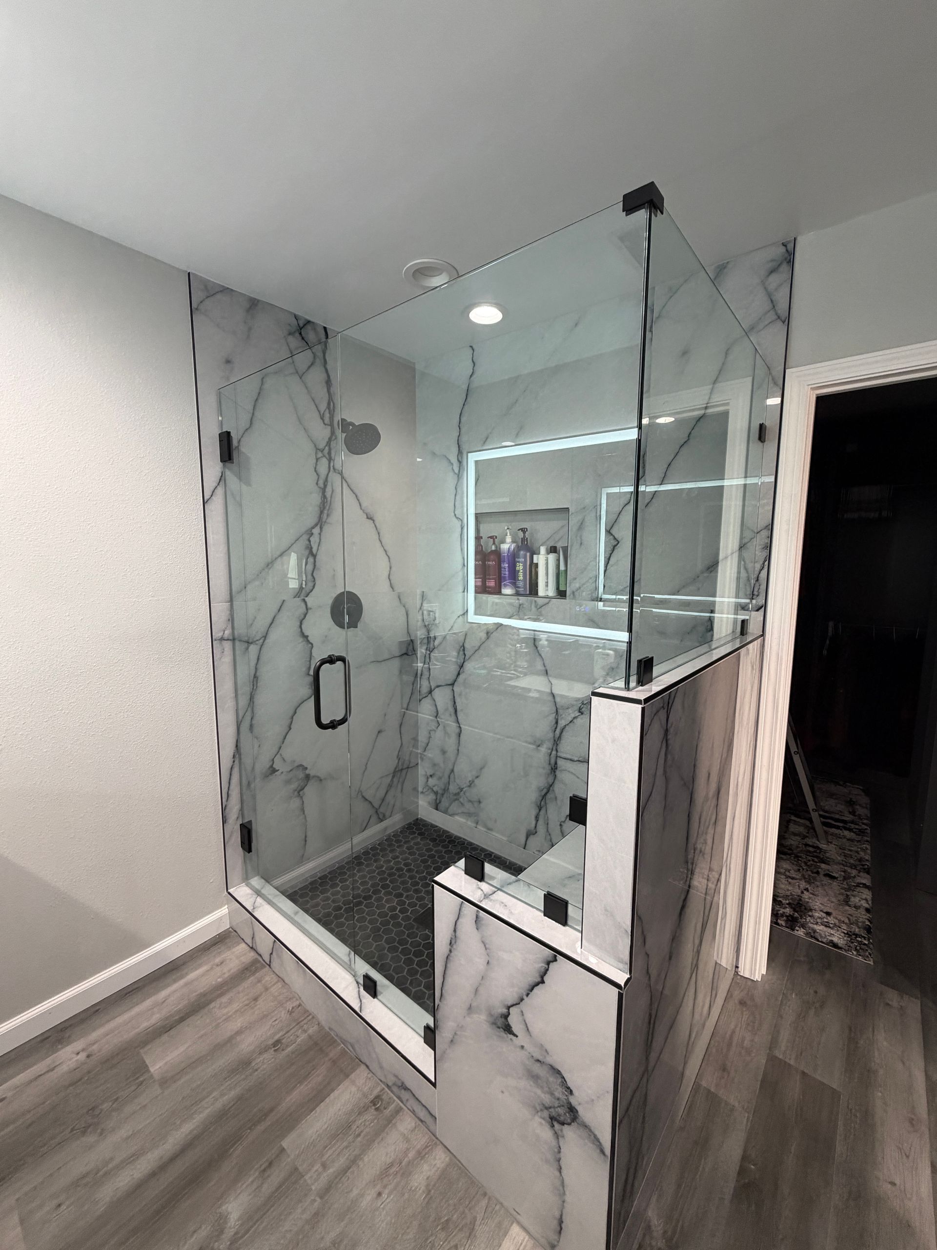 shower doors in Santa Paula, Camarillo, Oxnard, Ventura