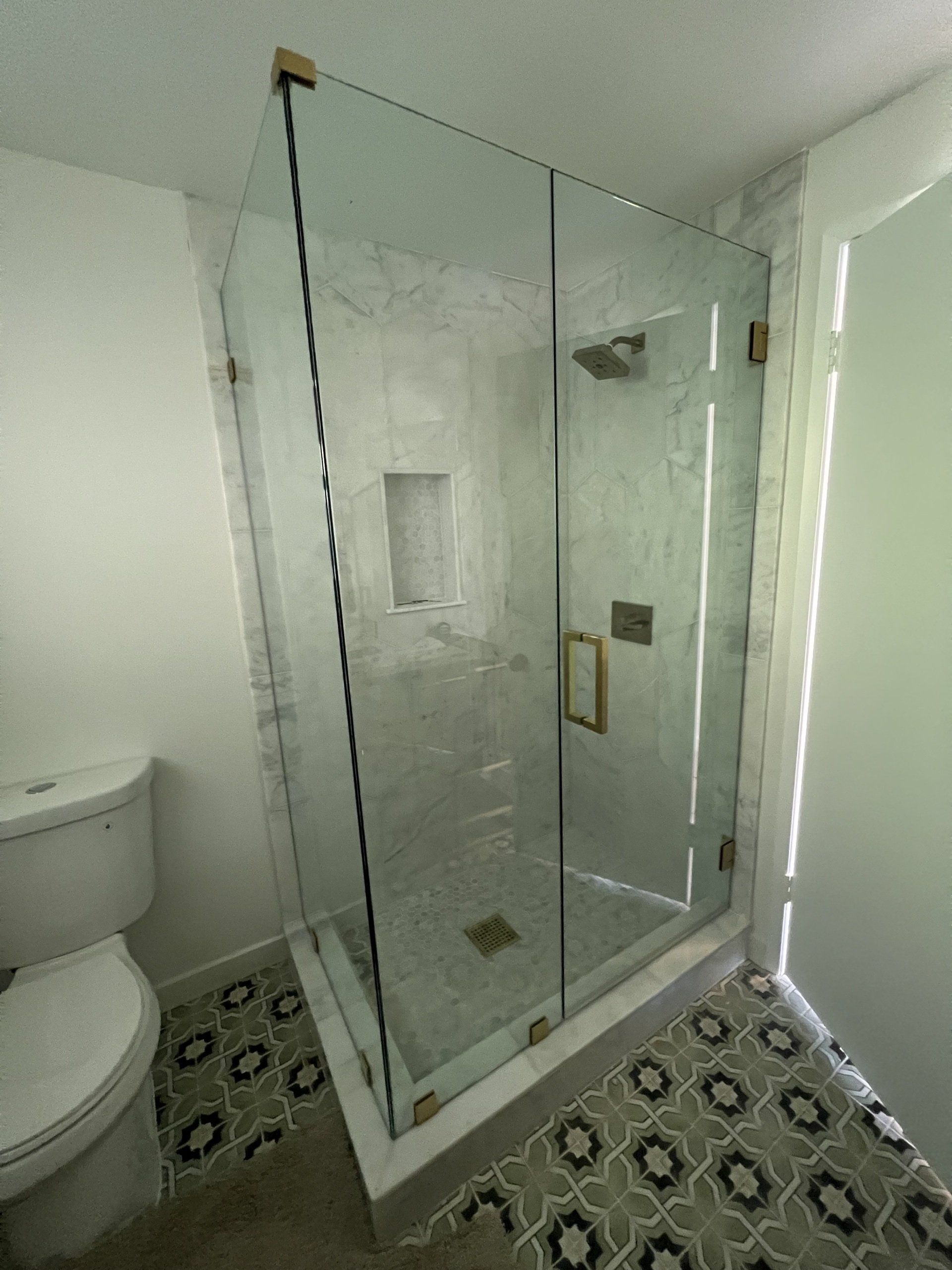 Frameless shower installed in Camarillo, CA