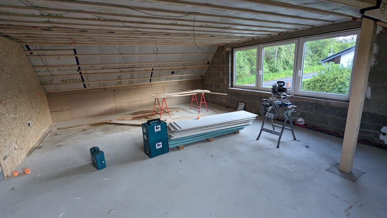 Lange living room , the base is drywall