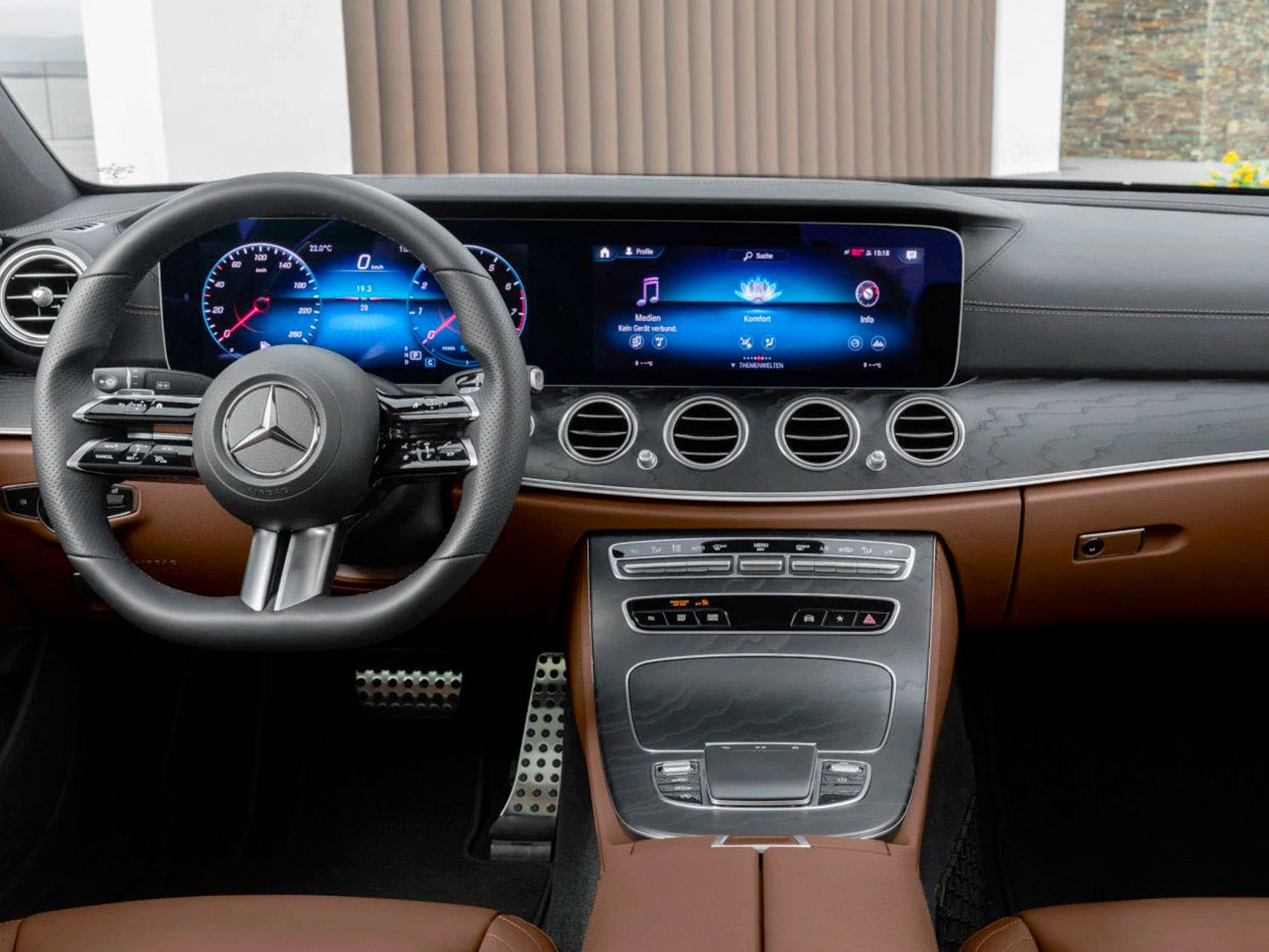 Vachoux limousine Genève intérieur Mercedes Classe E