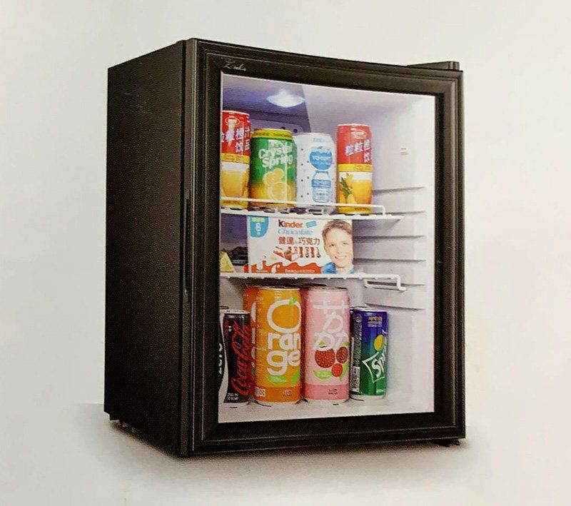 מקרר משקאות עם דלת שקופה