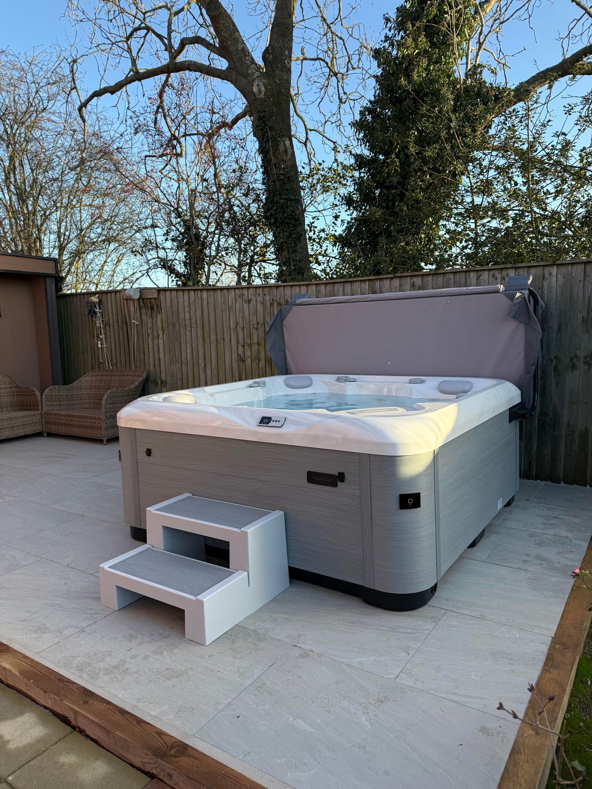 AquaSolus Zephyr Hot Tub