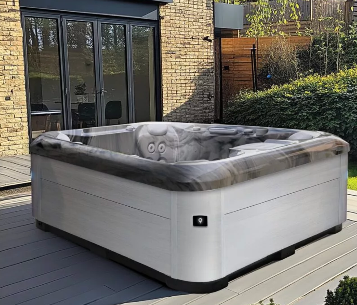 AquaSolus Cove Hot Tub