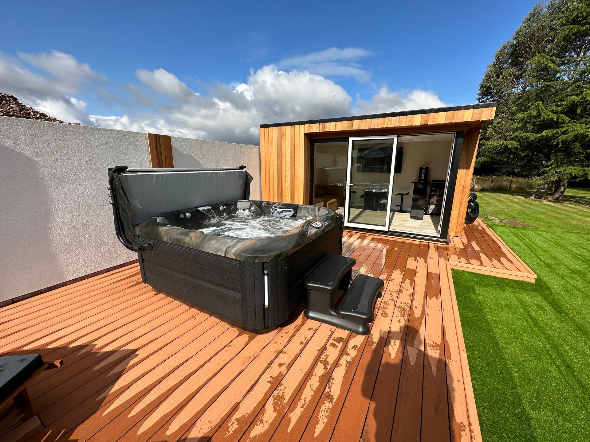 Jacuzzi J345 Hot Tub