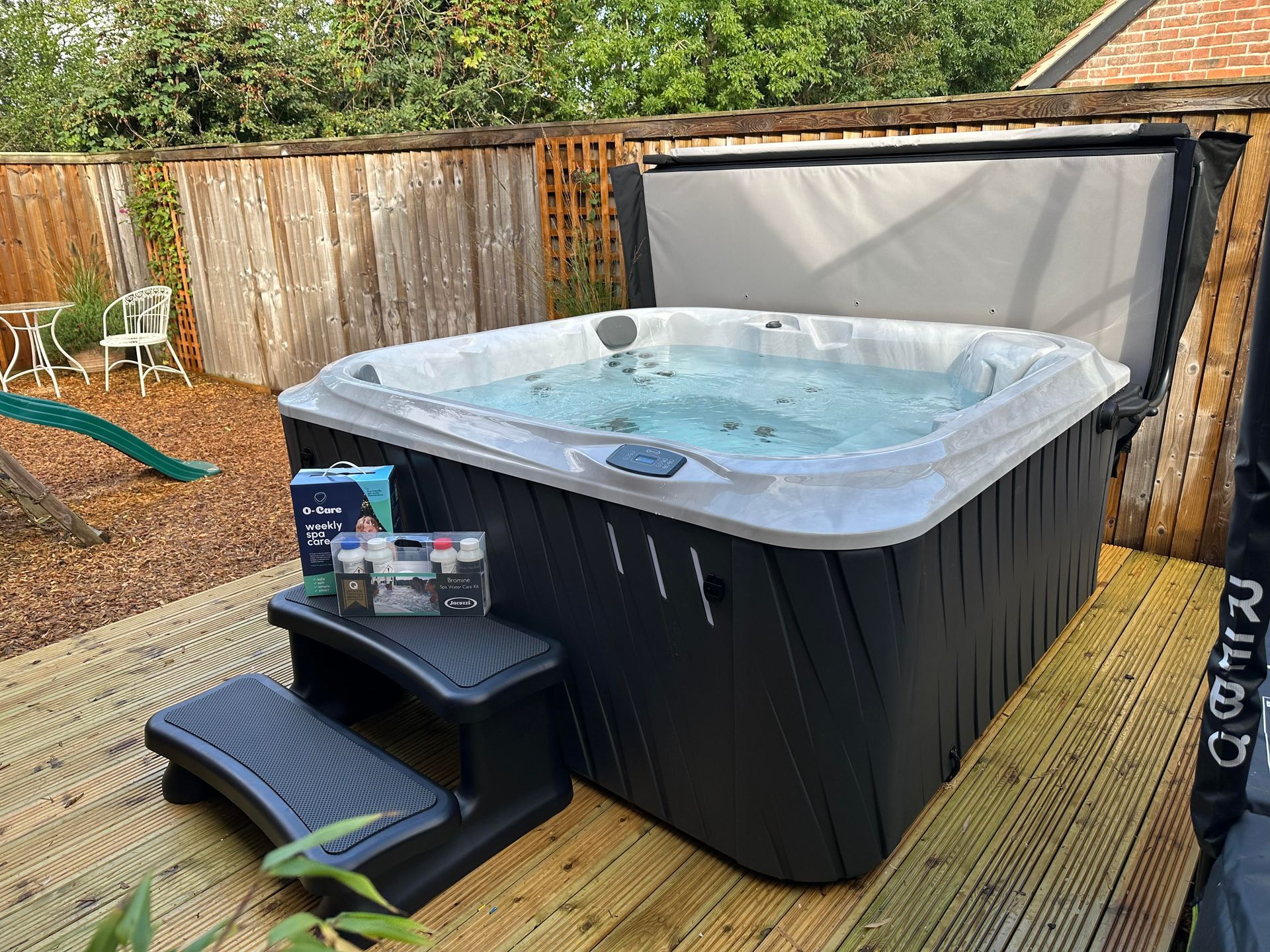 Jacuzzi J235 Hot Tub