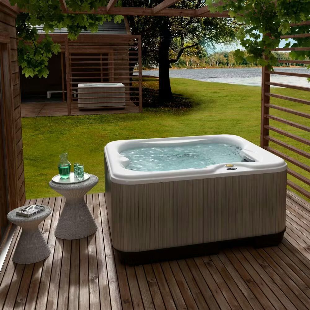 Jacuzzi Lodge S Hot Tub