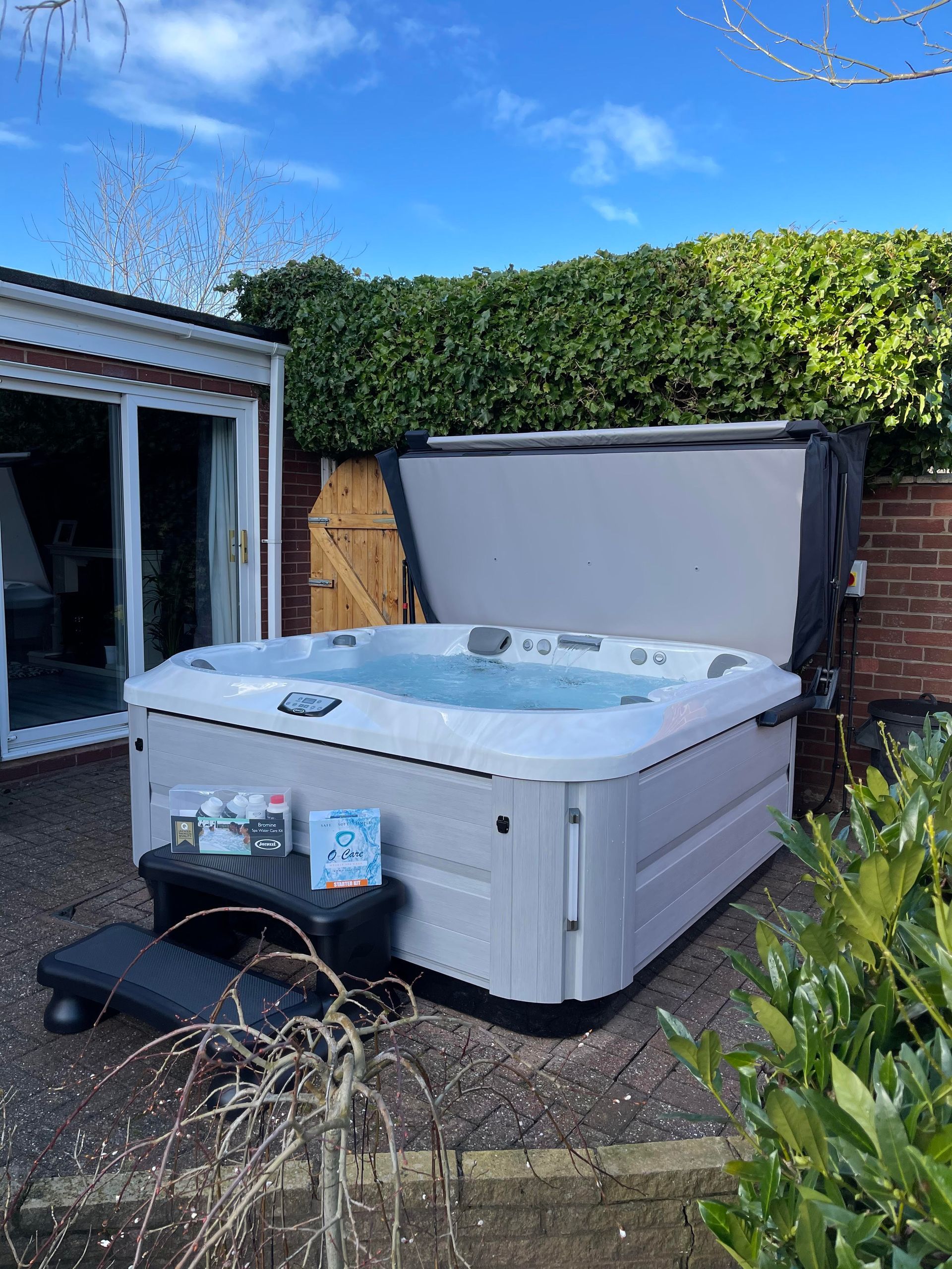 Jacuzzi® J-335