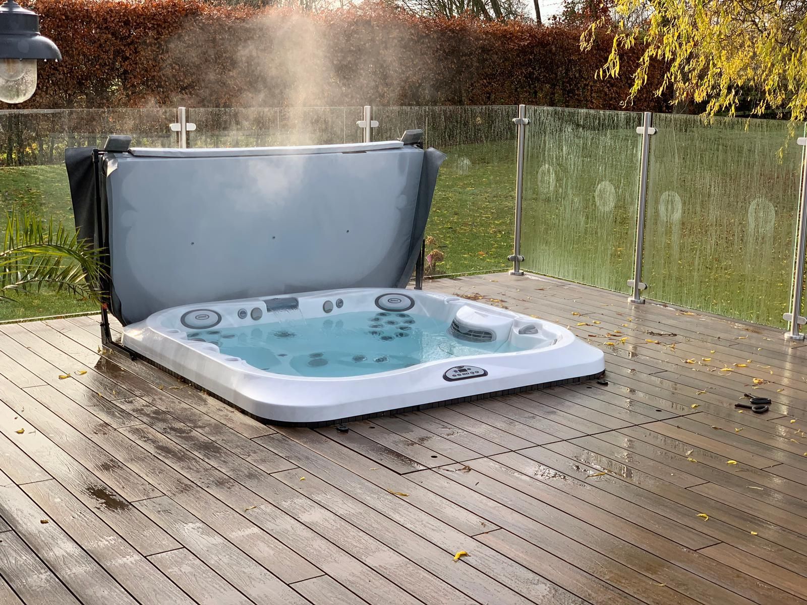  Jacuzzi® J-335