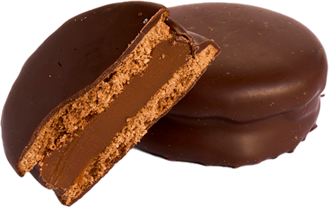 Una galleta de chocolate con un mordisco