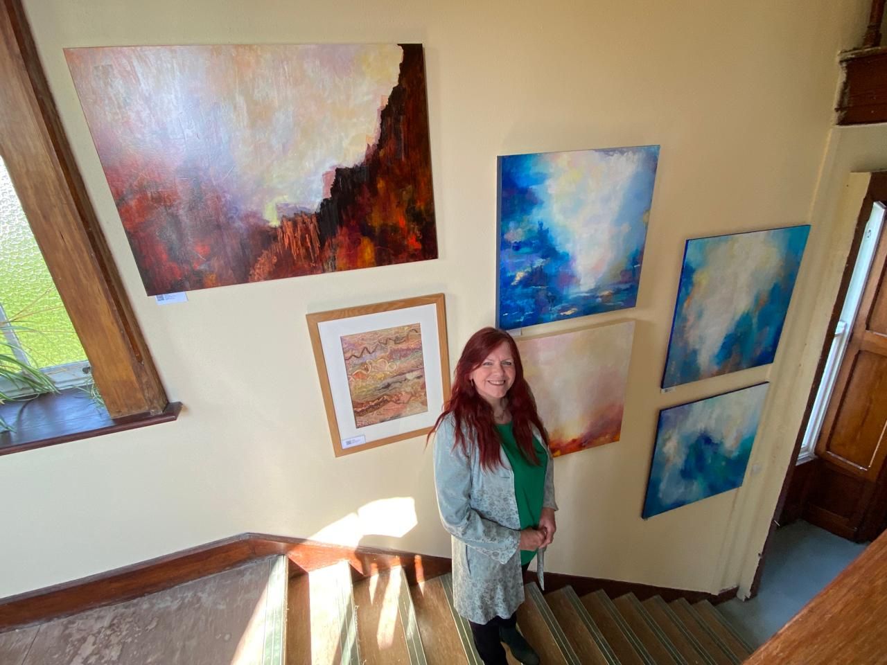 Photo of Lynn Parr, artist, at An Díseart, Dingle, by Jill Kearney