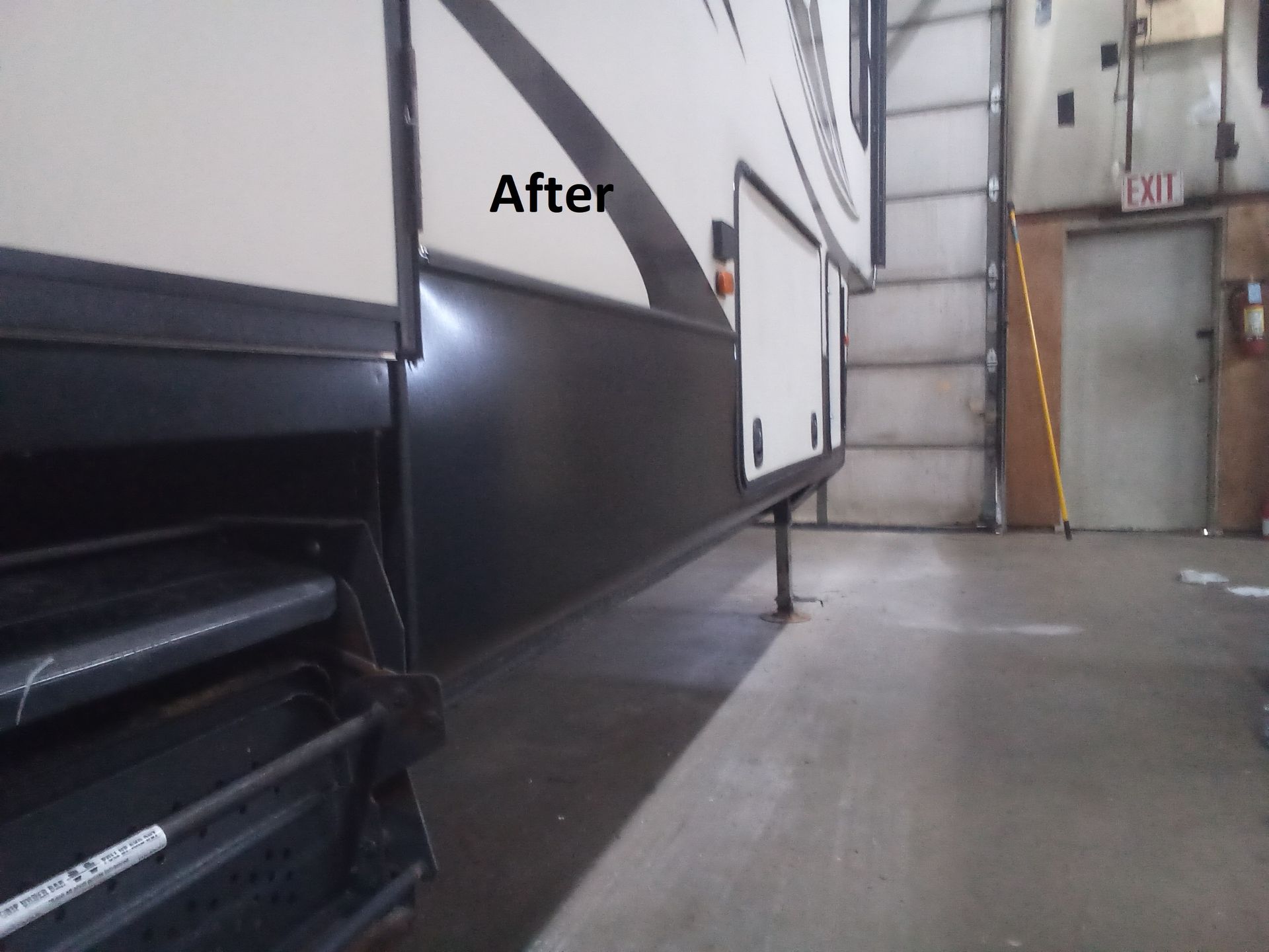After Rebuilding the Side of RV Vehicle | Union, MO | 3R RV & Horse Trailer