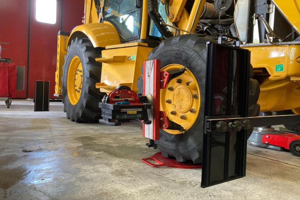 allineamento assali mezzo da lavoro