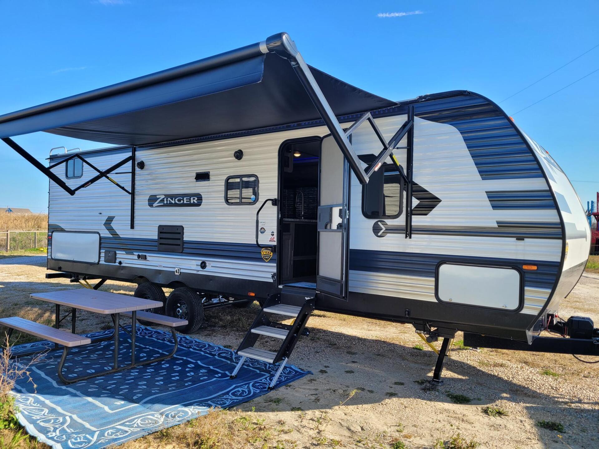 Campers Hailey's BeachnBay RV Resort Bolivar Peninsula