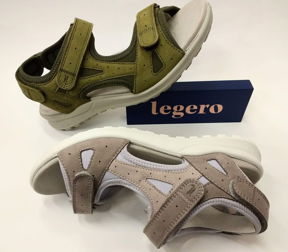 sandali con suola in gomma