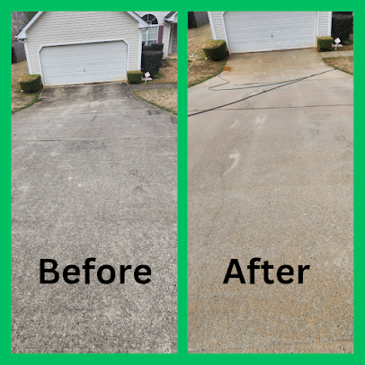 A before and after picture of a driveway that has been cleaned.