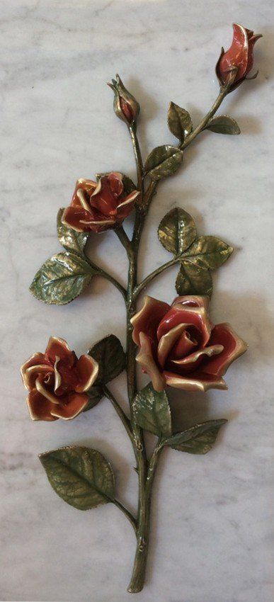 Fiori rossi in rilievo