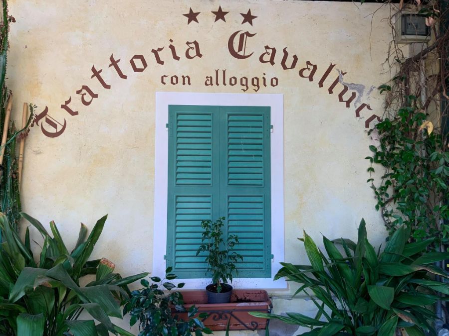 esterni della trattoria