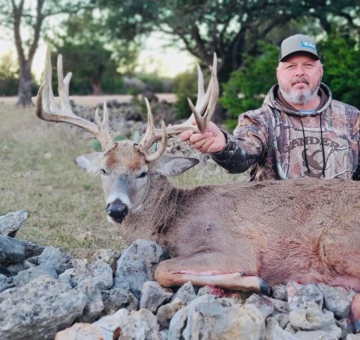 Whitetail Deer Hunting in Texas | MMK Outfitters