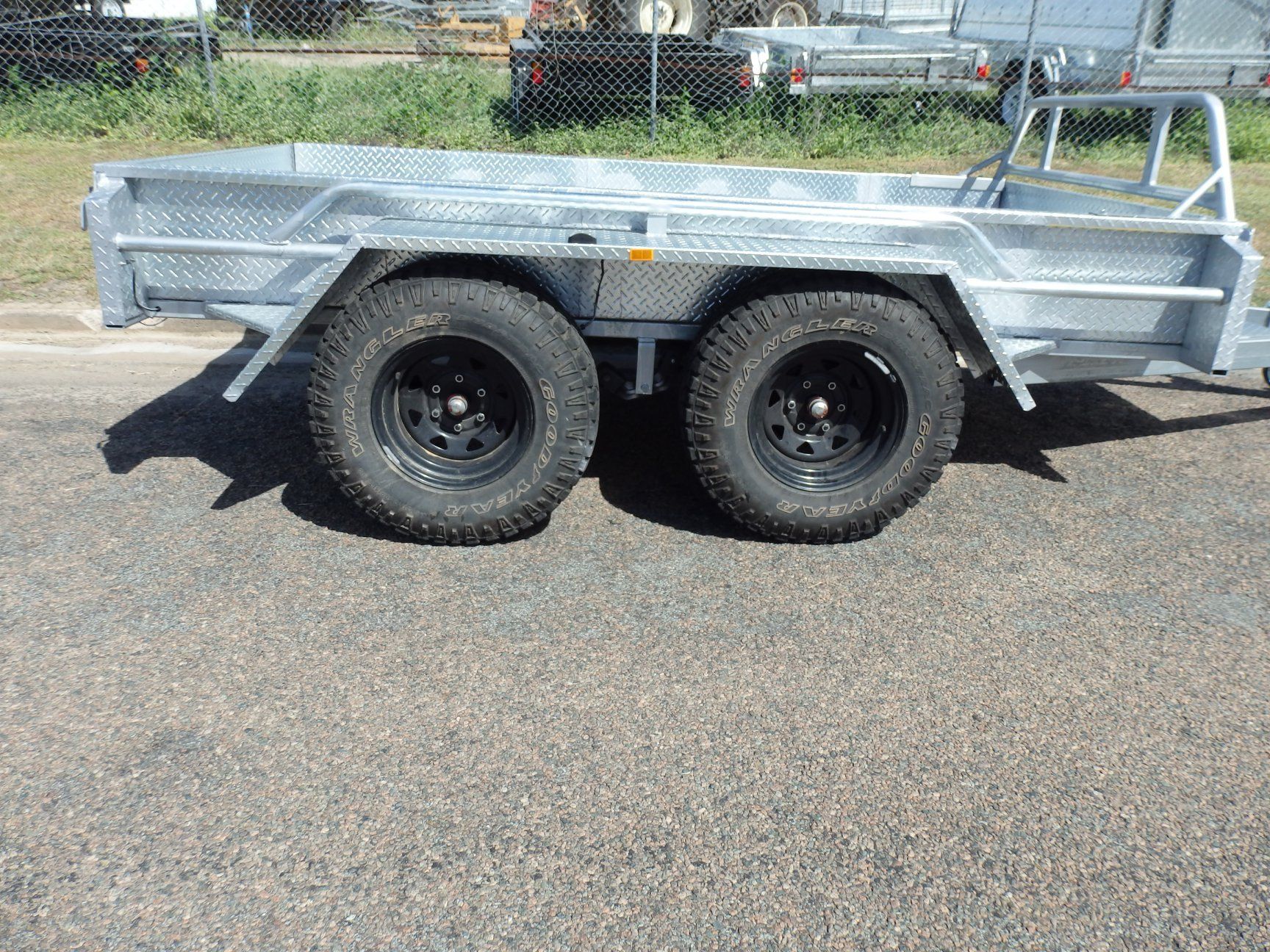 High-Quality Single Axles — Budget Trailers in Garbutt, QLD