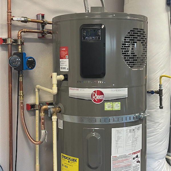 A rheem water heater is connected to copper pipes