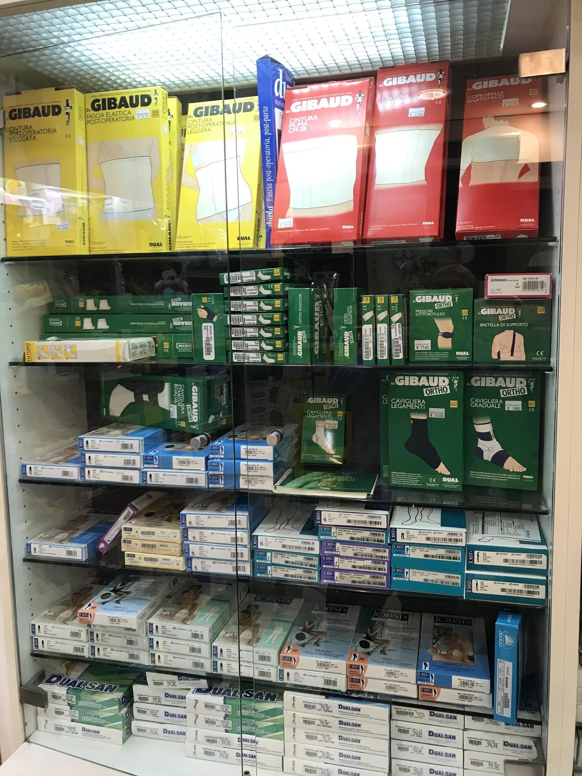 esposizione di prodotti ortopedici