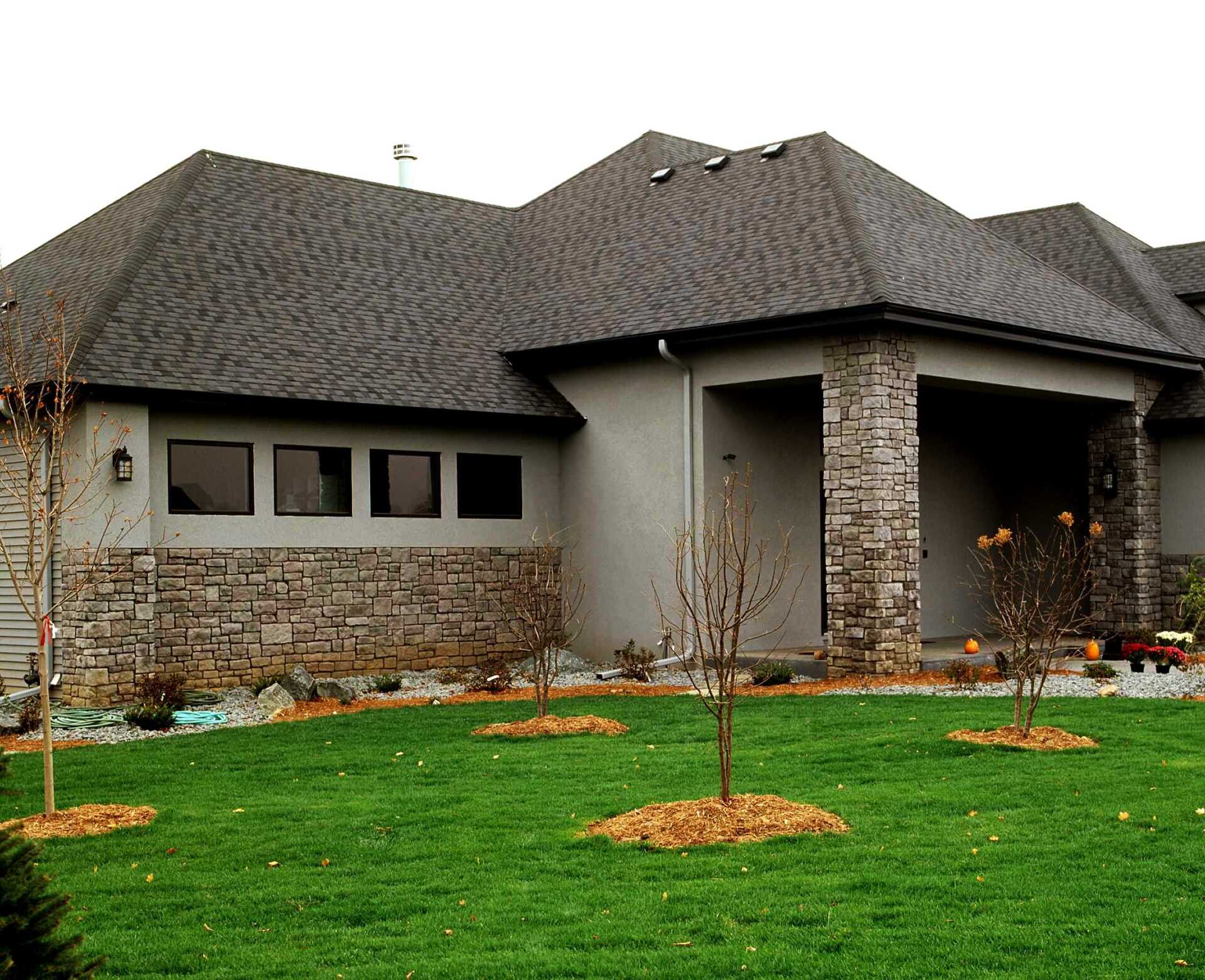 Hackett Smokey Grey House - Howard Lake, MN - TriLite Stone, Inc