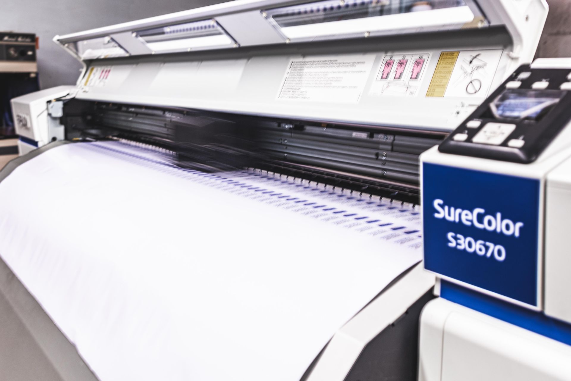 impresora digital  blanca para lonas y otros formatos grandes