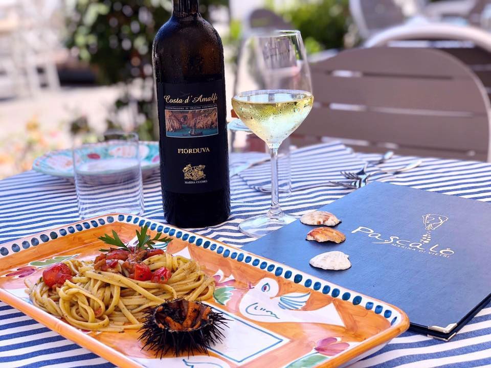 Spaghetti allo scoglio e riccio di mare