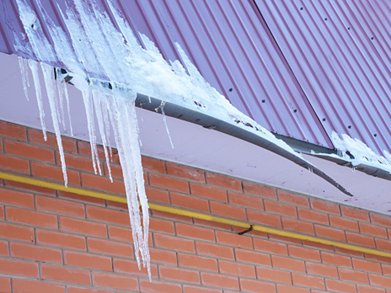 Ice On Roof — Hubertus, WI — Northwest Roofing, Inc.