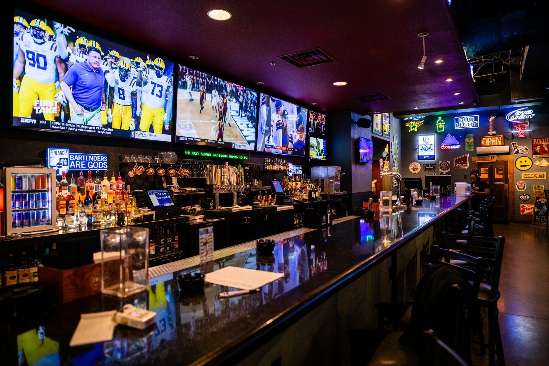 The HUB Sports Bar and Grill Addison, TX