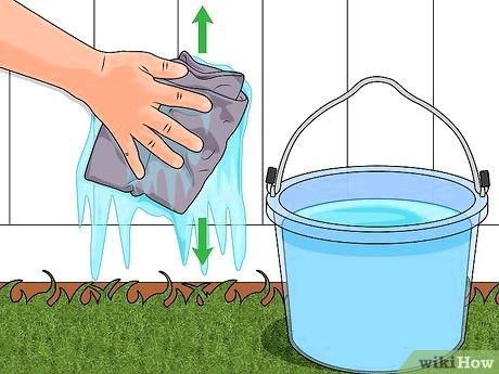 How to Clean Vinyl Fence