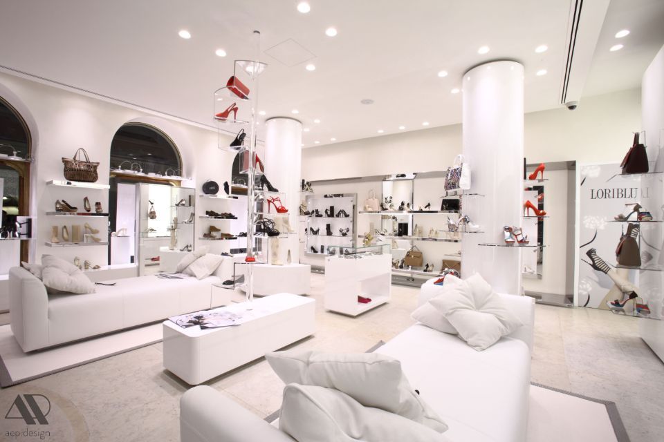 negozio con arredi moderni a Venezia