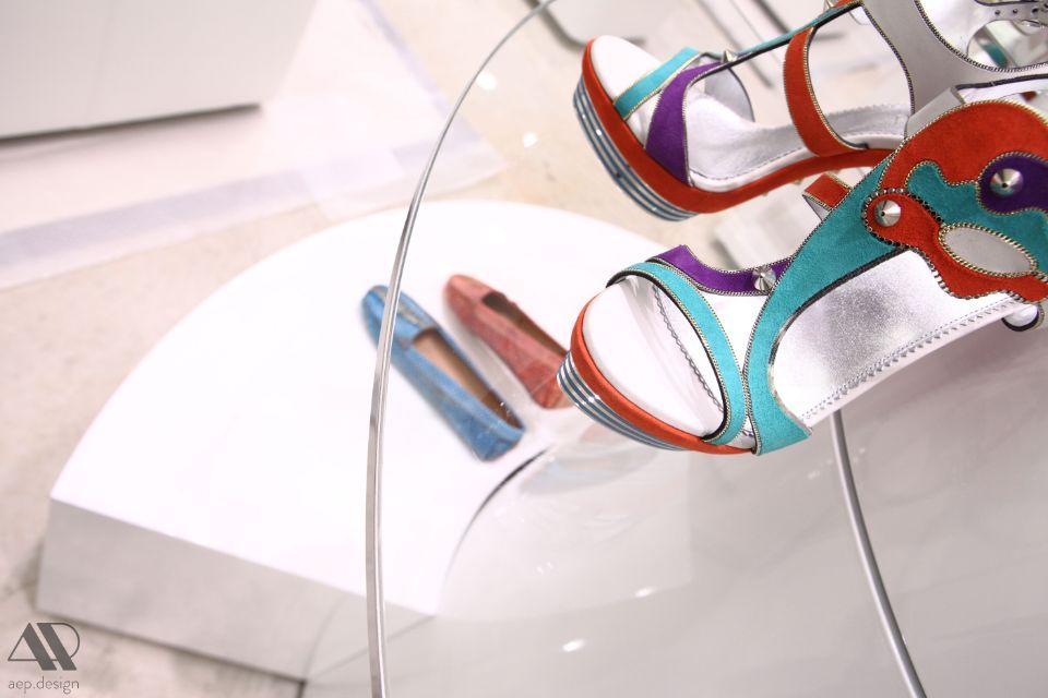 arredi per negozio di scarpe a Venezia
