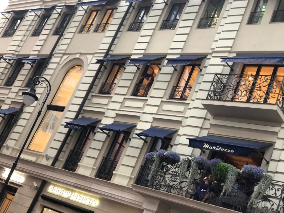 facciata dell'edificio per ristorazione