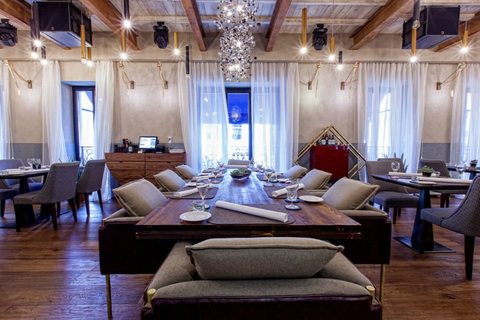 sala del ristorante di lusso a Mosca