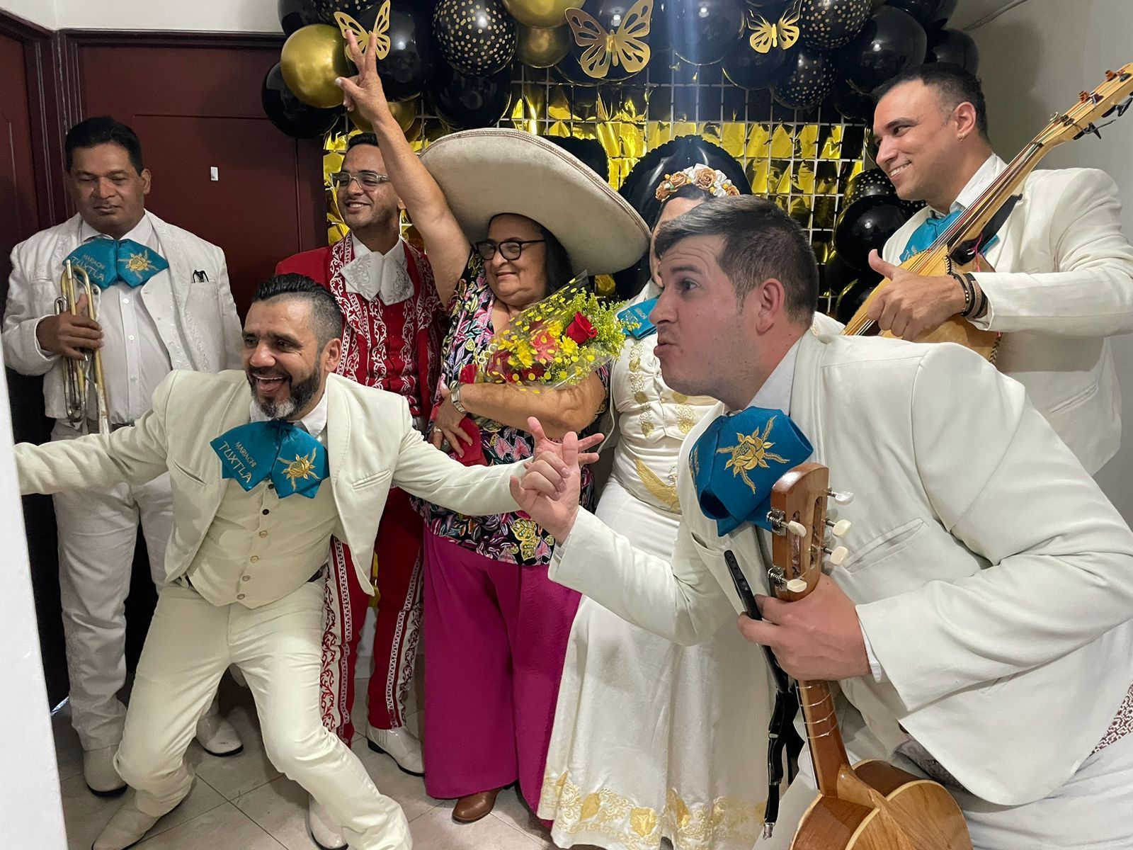 Mariachi Tuxtla de Medellín, Mariachis en Bello, Mariachis en Rionegro, Mariachis en San Jerónimo y Santa Fe de Antioquia.