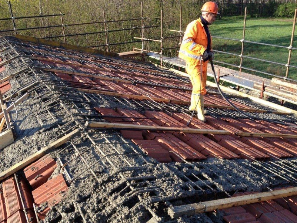 cambio tegole e guaina su tetto privato