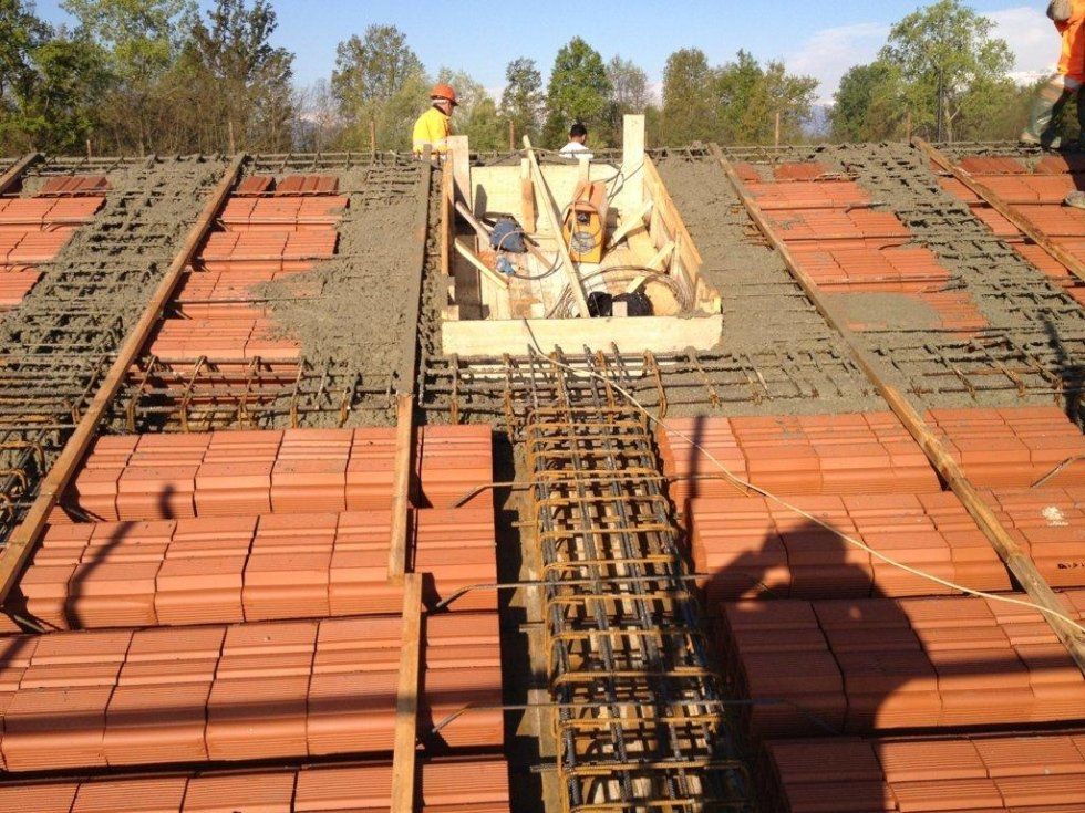 rifacimento di tettoia privata