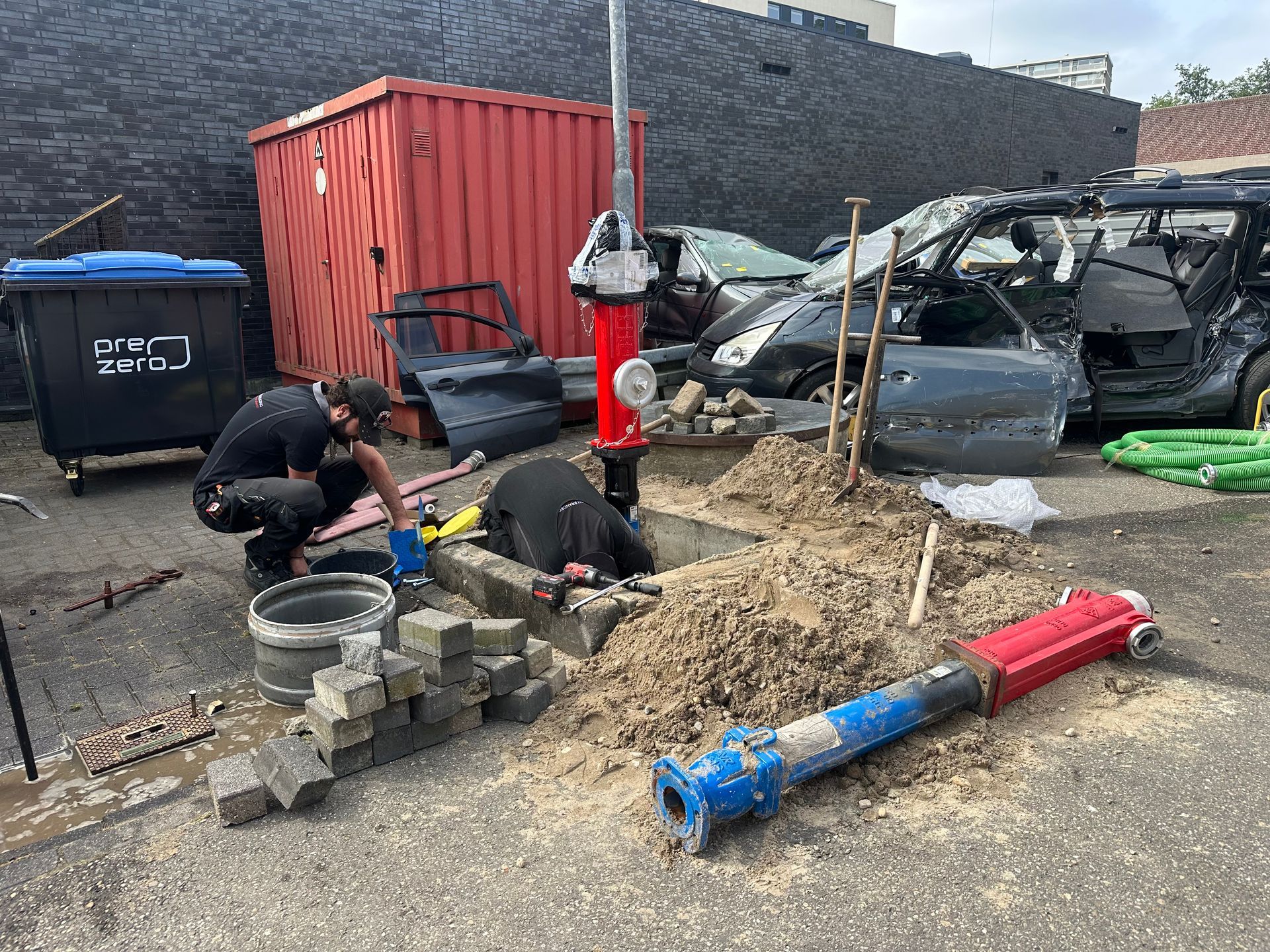 Brandweer Capelle aan den IJssel brandkraan monteren afb 10