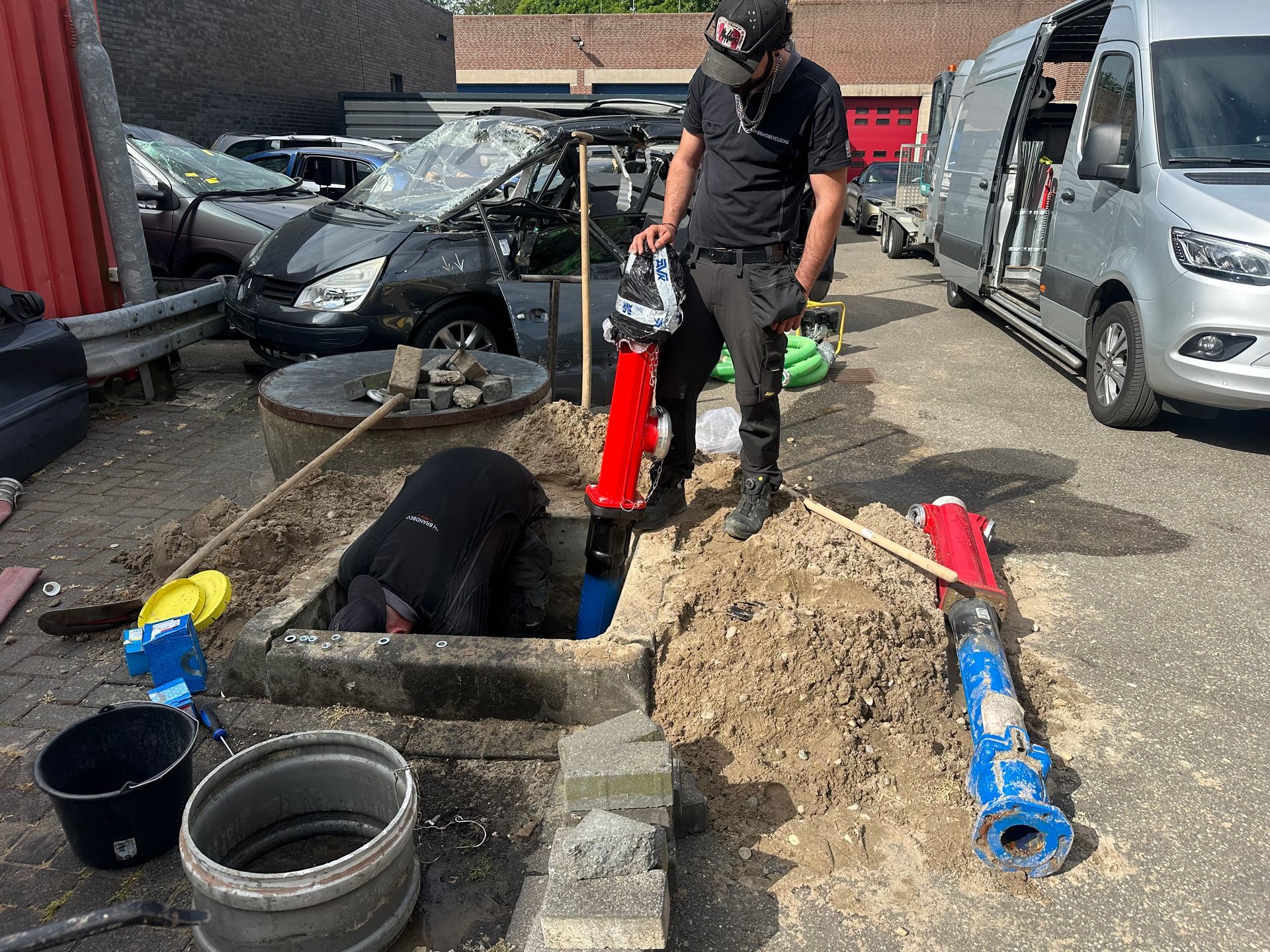 Brandweer Capelle aan den IJssel brandkraan monteren afb 14