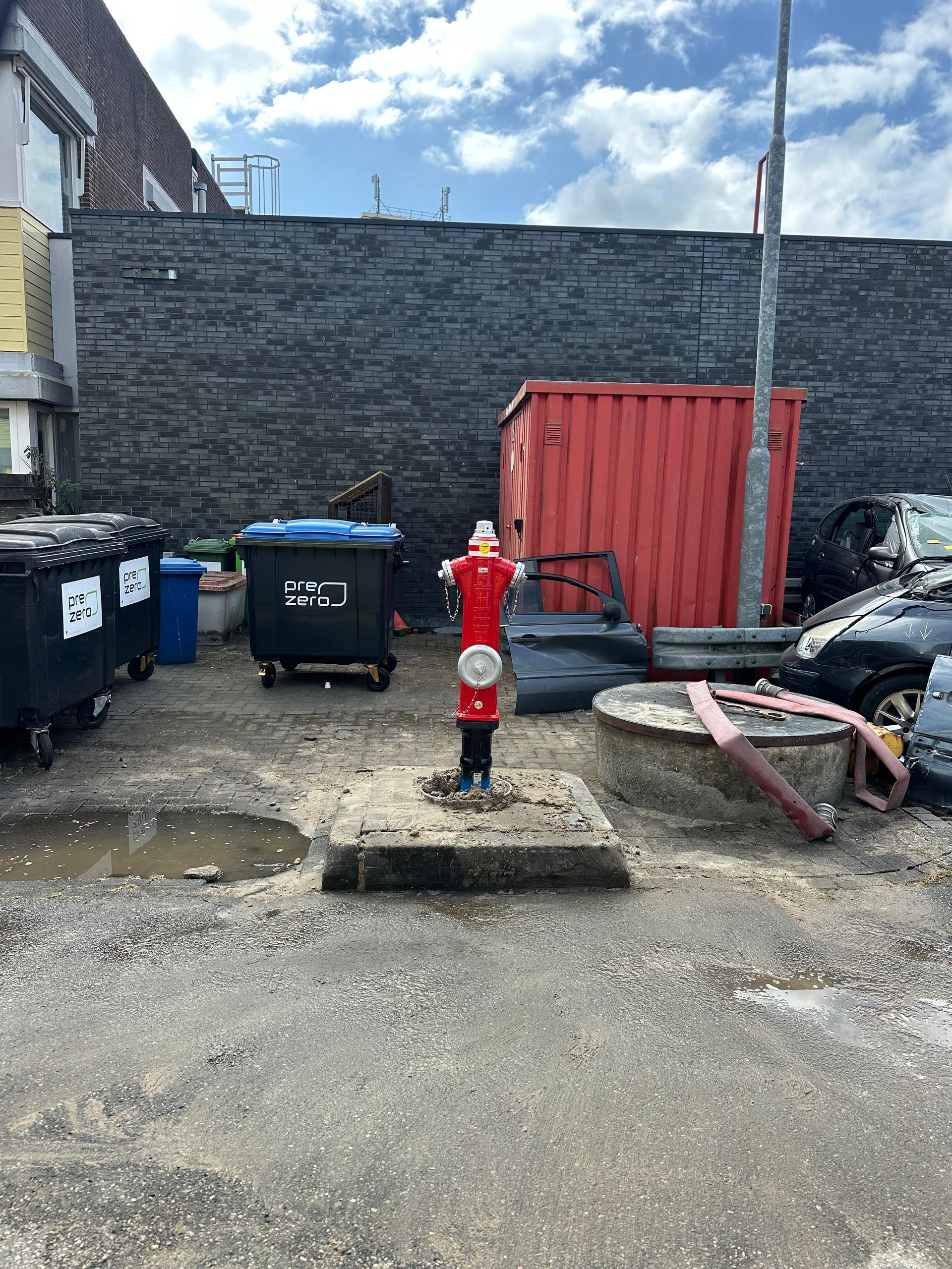 Brandweer Capelle aan den IJssel brandkraan monteren afb 2