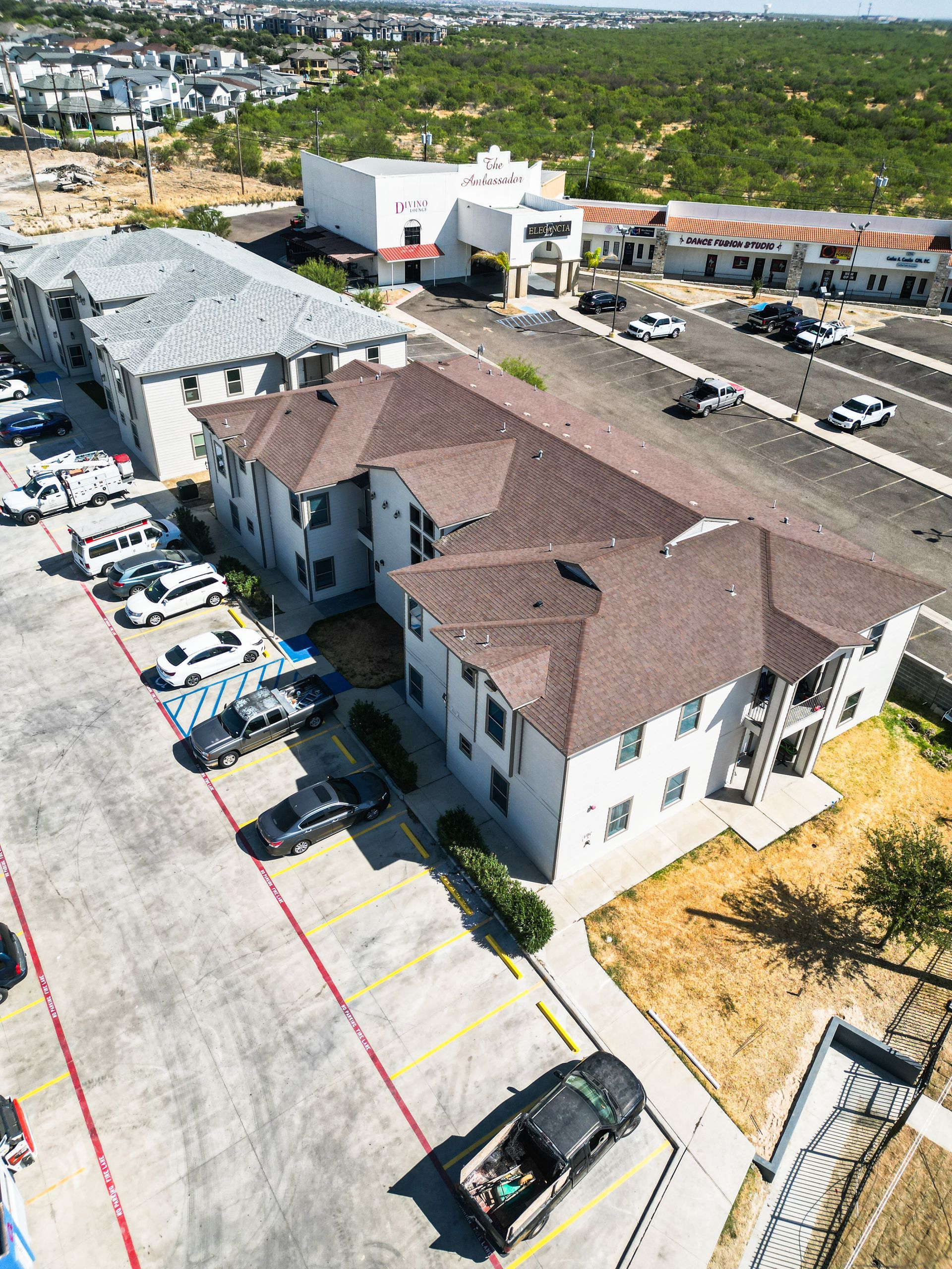 Quantum Building Services finishes construction on a new apartment complex in Laredo, Tx.