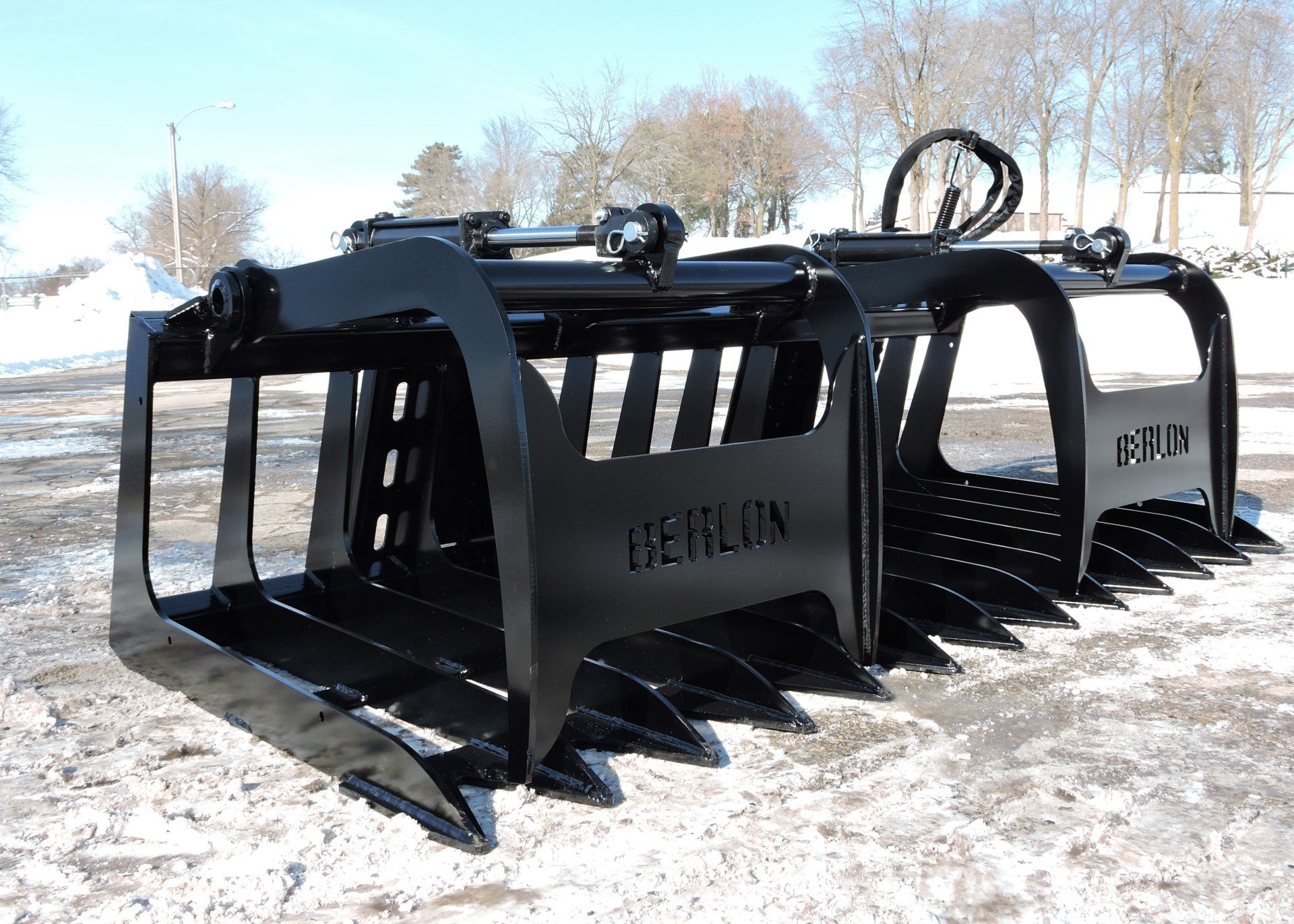 Medium Duty Grapple Berlon Industries