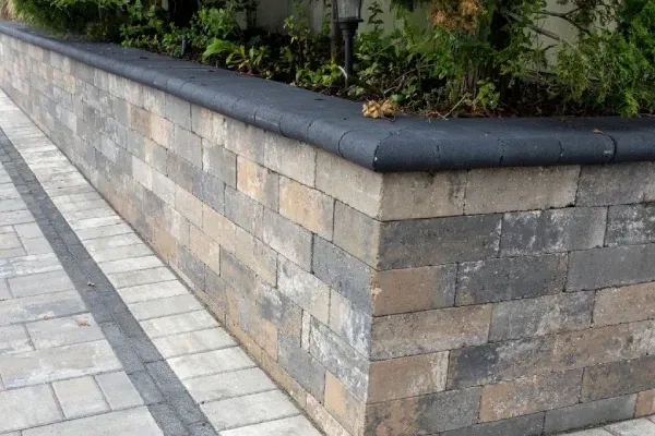 Stone retaining wall construction