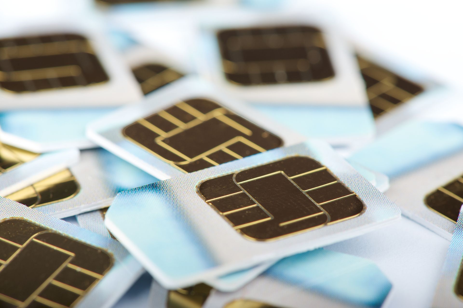 schede sim e contratti