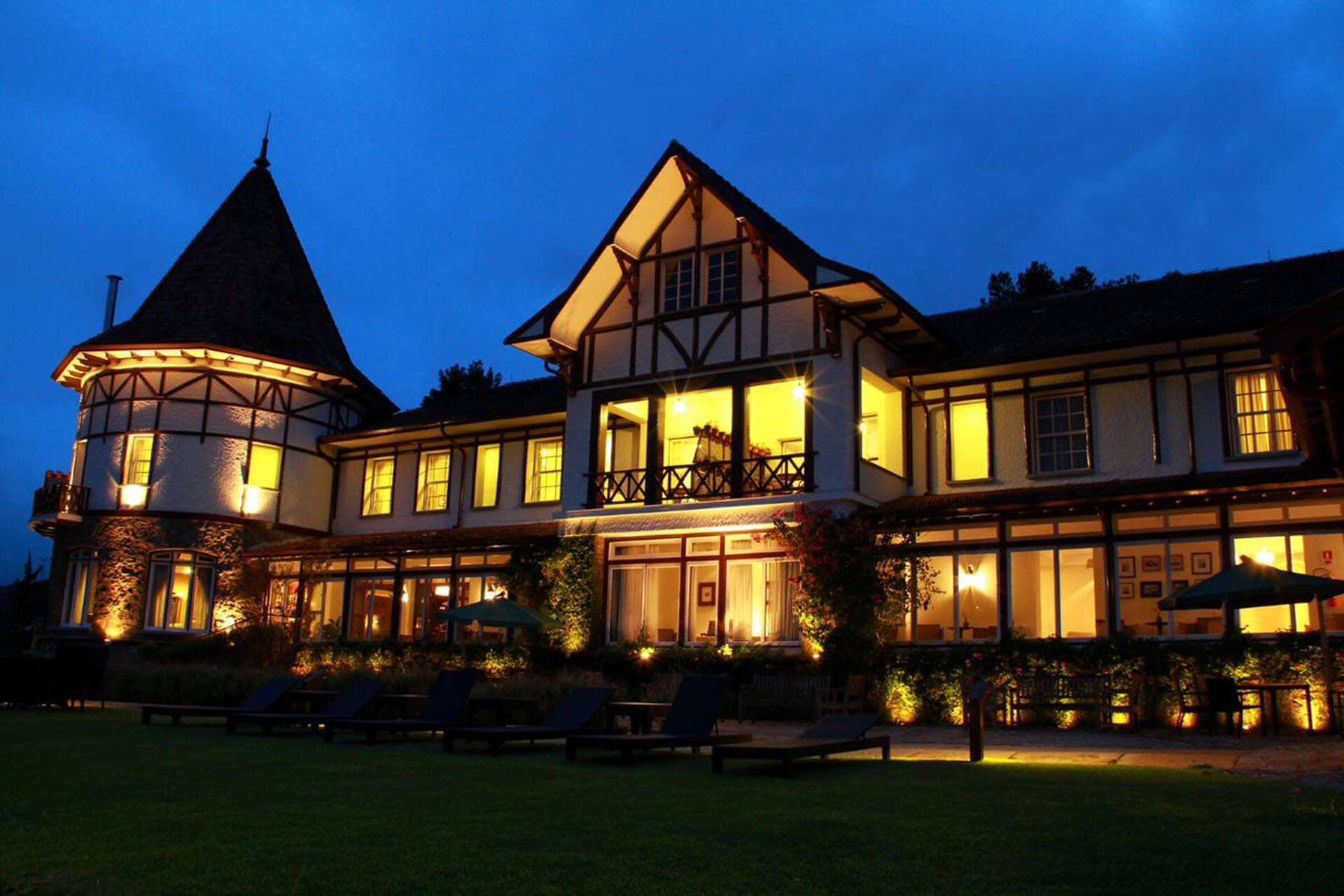 Hotel Vila Inglesa de noite