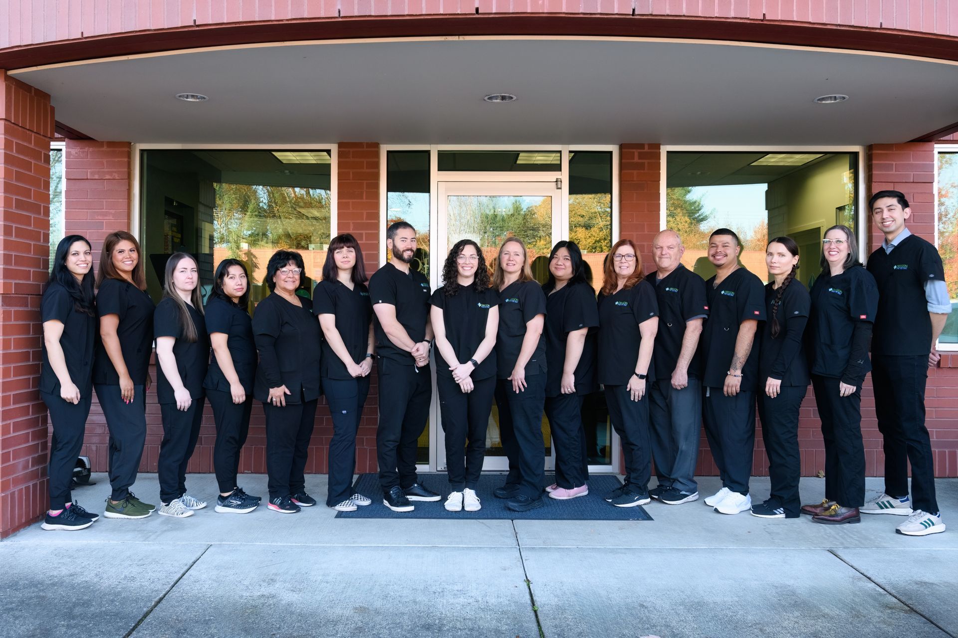 Picture of Oregon Spine and Disc building and staff.