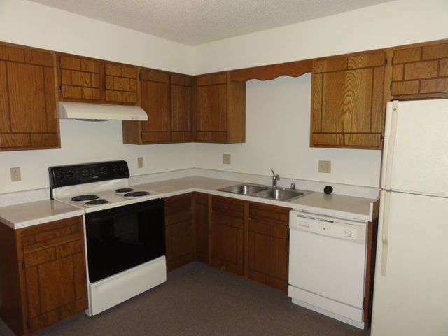 Small Kitchen — Manhattan, KS — Plaza West Apartments