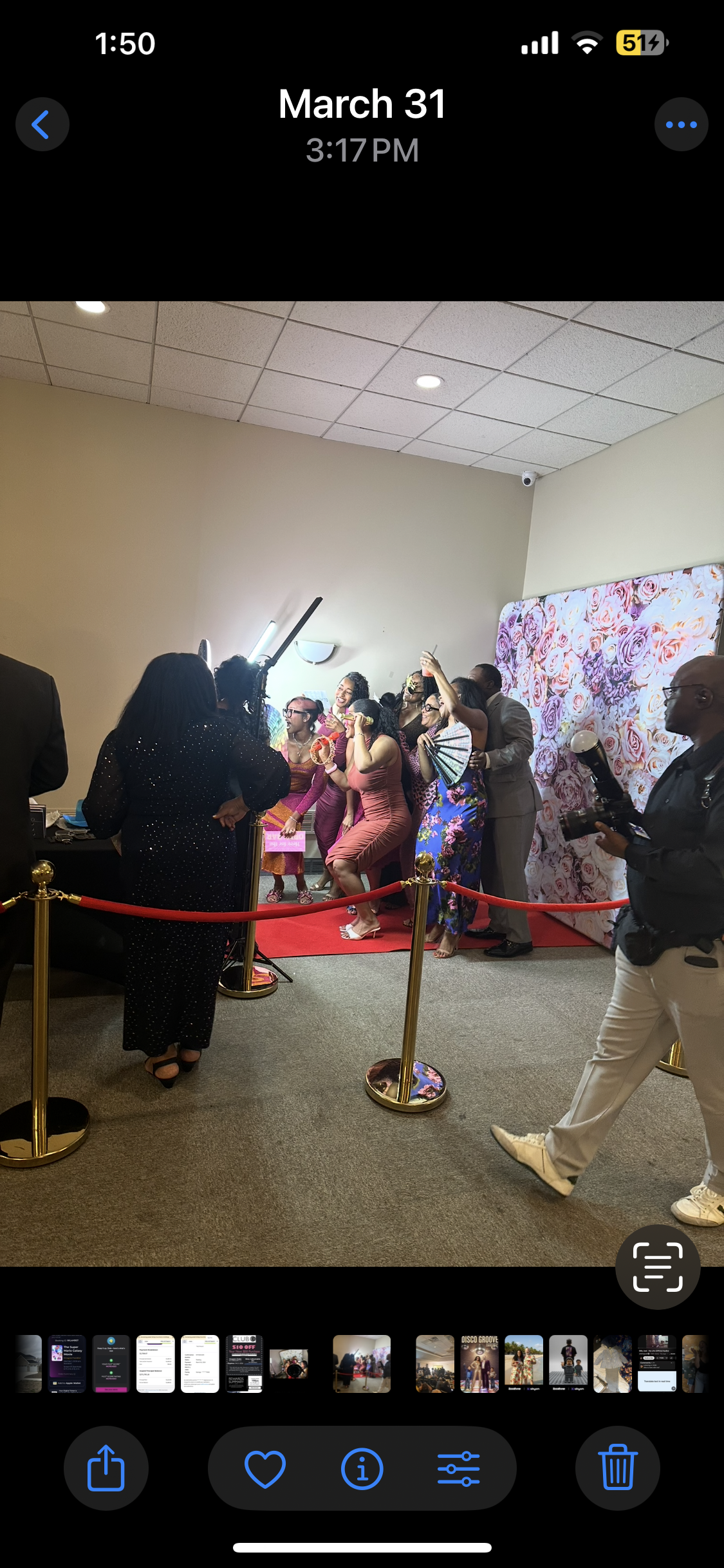 fun twist photo booth logo