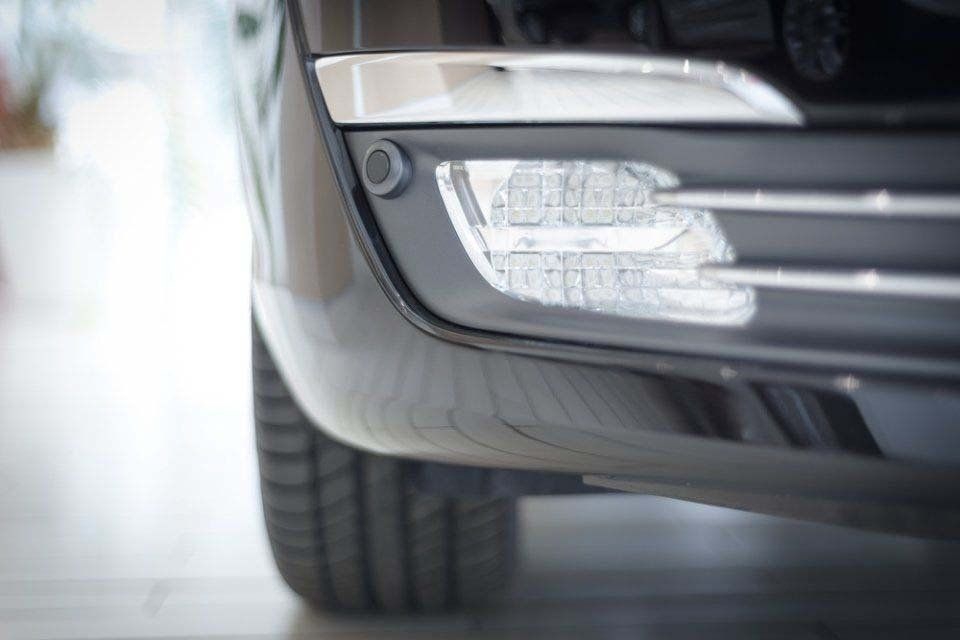 pulizia fari e paraurti